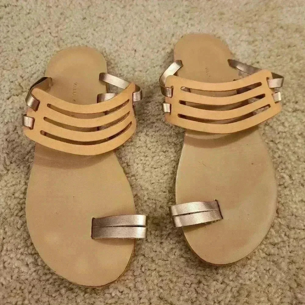 Valia‎ Gabriel Toe-Loop Sandals Size 7 Tan Womens Flats